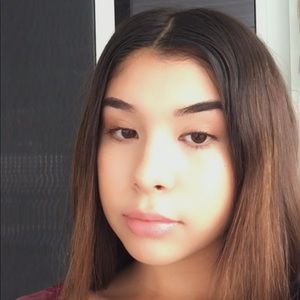 Meet your Posher, Noemi